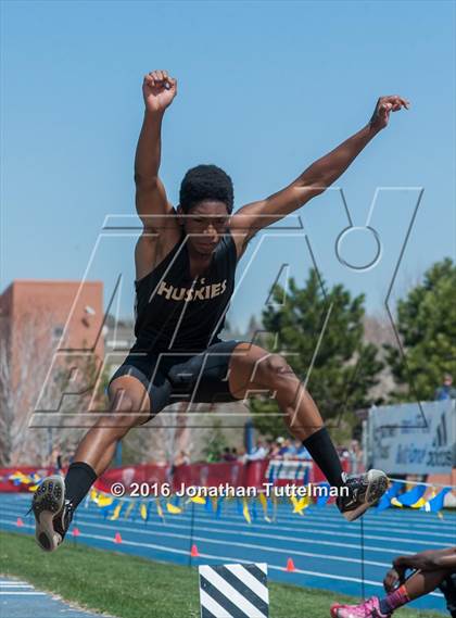 Thumbnail 2 in 2016 Mullen Runners Roost Invitational photogallery.