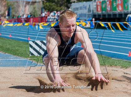 Thumbnail 1 in 2016 Mullen Runners Roost Invitational photogallery.