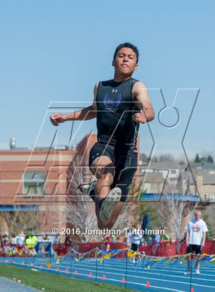 Thumbnail 1 in 2016 Mullen Runners Roost Invitational photogallery.
