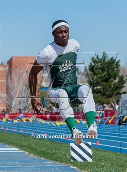 Thumbnail 1 in 2016 Mullen Runners Roost Invitational photogallery.