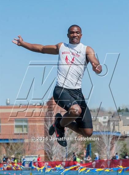 Thumbnail 3 in 2016 Mullen Runners Roost Invitational photogallery.