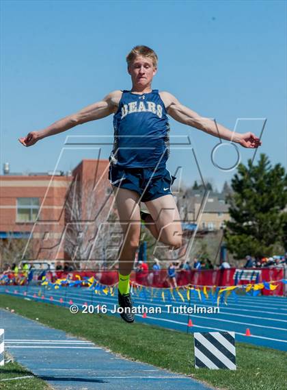 Thumbnail 3 in 2016 Mullen Runners Roost Invitational photogallery.
