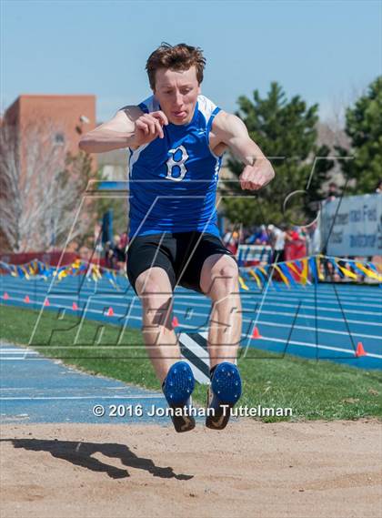 Thumbnail 2 in 2016 Mullen Runners Roost Invitational photogallery.
