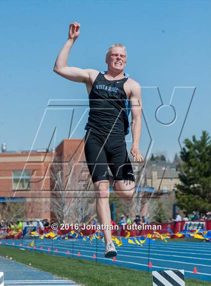 Thumbnail 3 in 2016 Mullen Runners Roost Invitational photogallery.