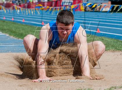 Thumbnail 3 in 2016 Mullen Runners Roost Invitational photogallery.