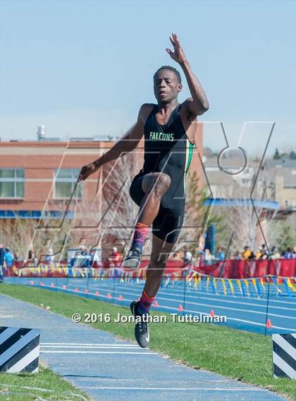 Thumbnail 3 in 2016 Mullen Runners Roost Invitational photogallery.