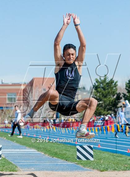 Thumbnail 3 in 2016 Mullen Runners Roost Invitational photogallery.