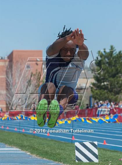 Thumbnail 2 in 2016 Mullen Runners Roost Invitational photogallery.
