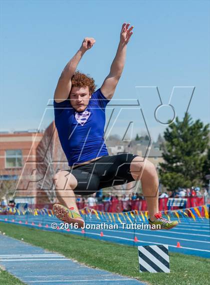 Thumbnail 1 in 2016 Mullen Runners Roost Invitational photogallery.