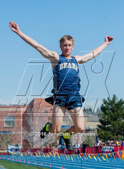 Thumbnail 3 in 2016 Mullen Runners Roost Invitational photogallery.