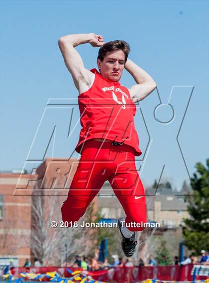 Thumbnail 1 in 2016 Mullen Runners Roost Invitational photogallery.