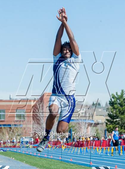 Thumbnail 3 in 2016 Mullen Runners Roost Invitational photogallery.