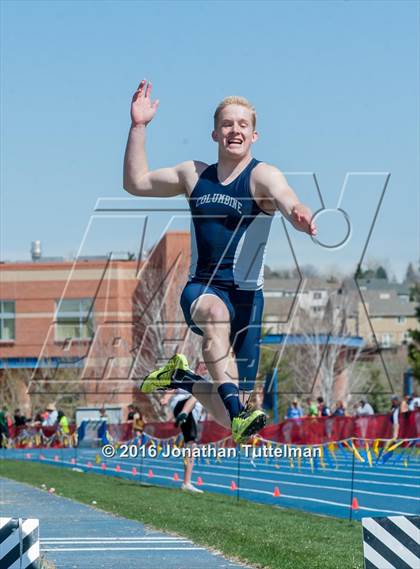 Thumbnail 1 in 2016 Mullen Runners Roost Invitational photogallery.