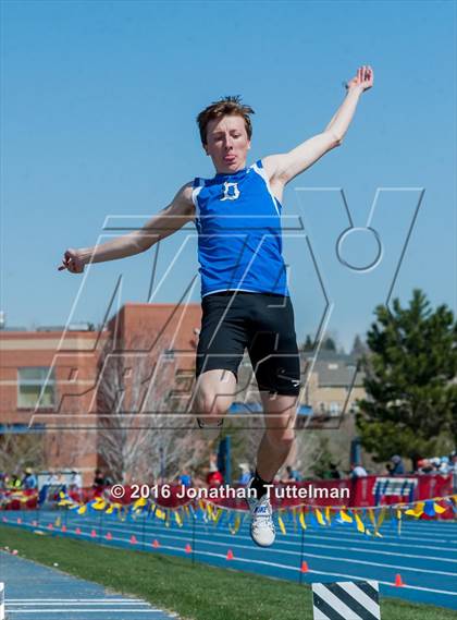 Thumbnail 2 in 2016 Mullen Runners Roost Invitational photogallery.