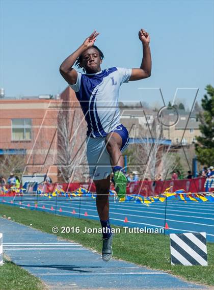 Thumbnail 1 in 2016 Mullen Runners Roost Invitational photogallery.