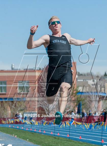 Thumbnail 1 in 2016 Mullen Runners Roost Invitational photogallery.