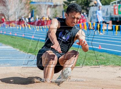 Thumbnail 1 in 2016 Mullen Runners Roost Invitational photogallery.