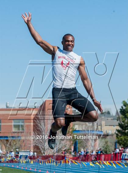 Thumbnail 1 in 2016 Mullen Runners Roost Invitational photogallery.
