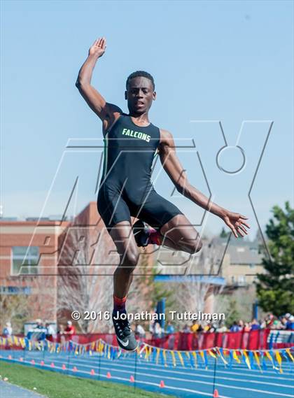 Thumbnail 2 in 2016 Mullen Runners Roost Invitational photogallery.