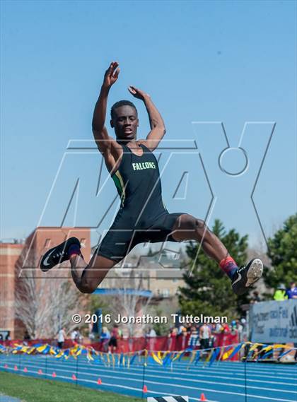 Thumbnail 1 in 2016 Mullen Runners Roost Invitational photogallery.