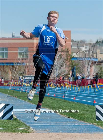 Thumbnail 1 in 2016 Mullen Runners Roost Invitational photogallery.