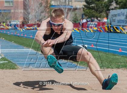 Thumbnail 2 in 2016 Mullen Runners Roost Invitational photogallery.
