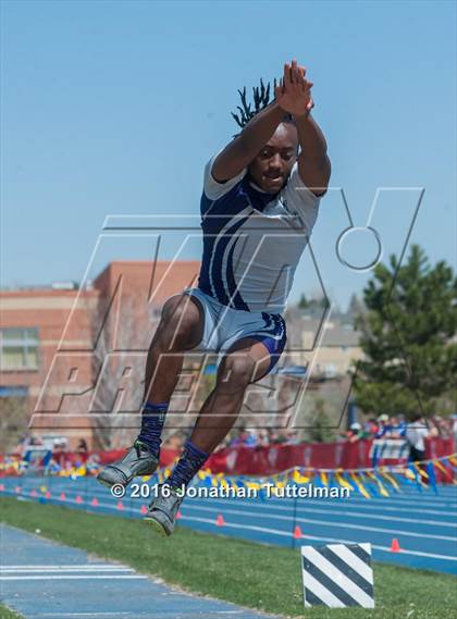 Thumbnail 1 in 2016 Mullen Runners Roost Invitational photogallery.