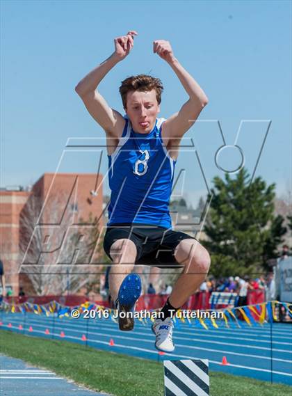 Thumbnail 1 in 2016 Mullen Runners Roost Invitational photogallery.