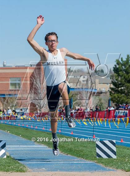 Thumbnail 1 in 2016 Mullen Runners Roost Invitational photogallery.