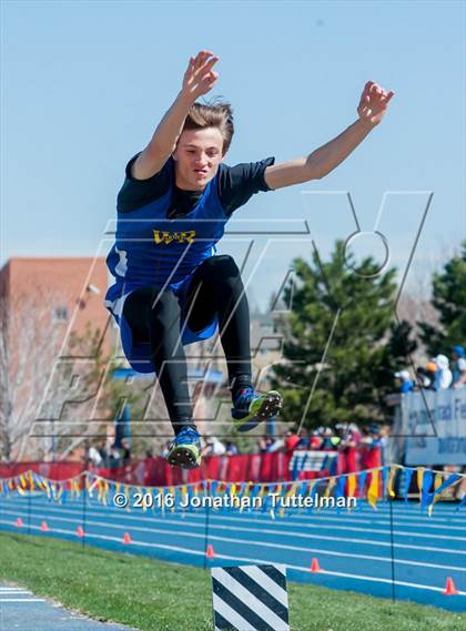 Thumbnail 3 in 2016 Mullen Runners Roost Invitational photogallery.