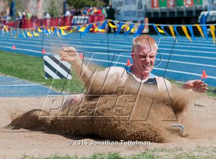 Thumbnail 1 in 2016 Mullen Runners Roost Invitational photogallery.