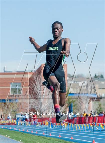 Thumbnail 1 in 2016 Mullen Runners Roost Invitational photogallery.