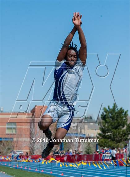 Thumbnail 3 in 2016 Mullen Runners Roost Invitational photogallery.