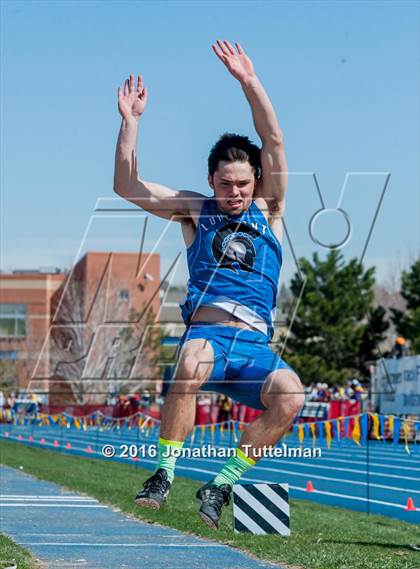 Thumbnail 3 in 2016 Mullen Runners Roost Invitational photogallery.