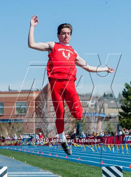 Thumbnail 1 in 2016 Mullen Runners Roost Invitational photogallery.