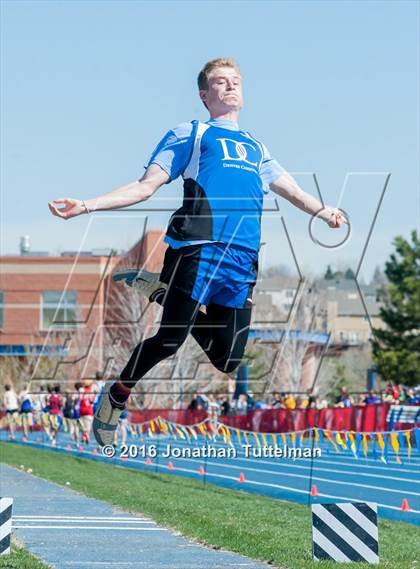 Thumbnail 3 in 2016 Mullen Runners Roost Invitational photogallery.