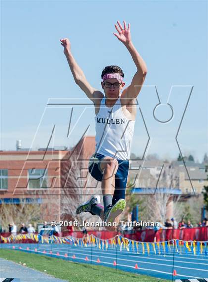 Thumbnail 1 in 2016 Mullen Runners Roost Invitational photogallery.