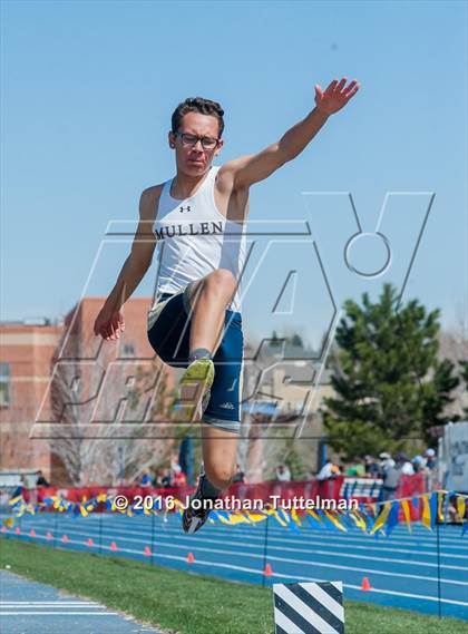 Thumbnail 1 in 2016 Mullen Runners Roost Invitational photogallery.