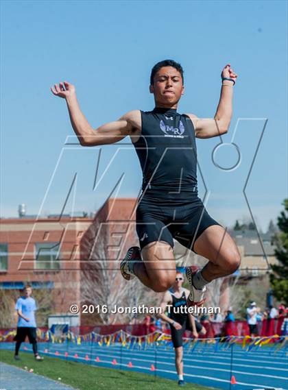 Thumbnail 3 in 2016 Mullen Runners Roost Invitational photogallery.