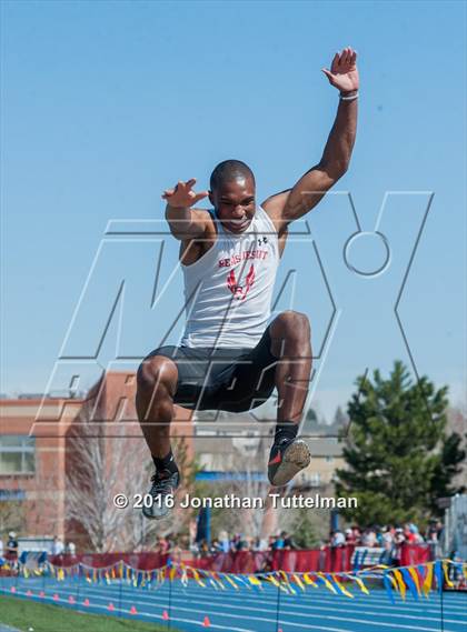 Thumbnail 3 in 2016 Mullen Runners Roost Invitational photogallery.