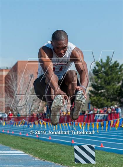 Thumbnail 3 in 2016 Mullen Runners Roost Invitational photogallery.