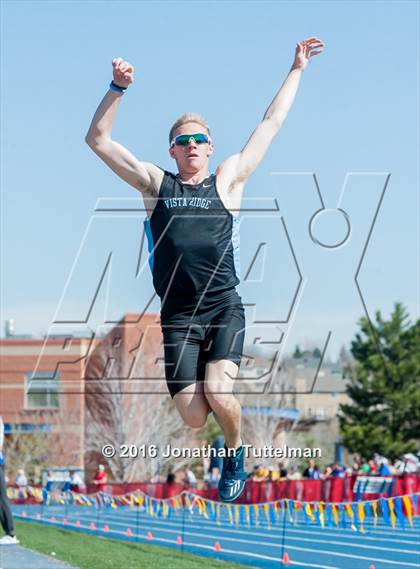 Thumbnail 3 in 2016 Mullen Runners Roost Invitational photogallery.