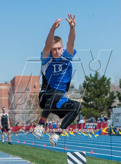 Thumbnail 1 in 2016 Mullen Runners Roost Invitational photogallery.