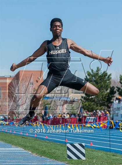 Thumbnail 1 in 2016 Mullen Runners Roost Invitational photogallery.