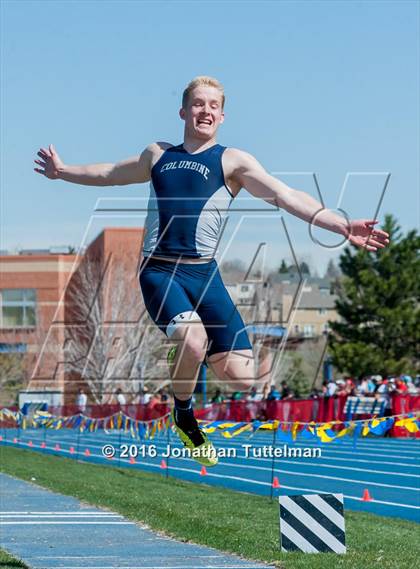 Thumbnail 2 in 2016 Mullen Runners Roost Invitational photogallery.