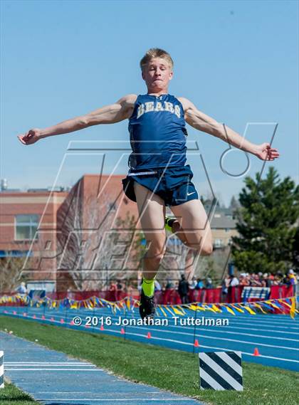 Thumbnail 1 in 2016 Mullen Runners Roost Invitational photogallery.