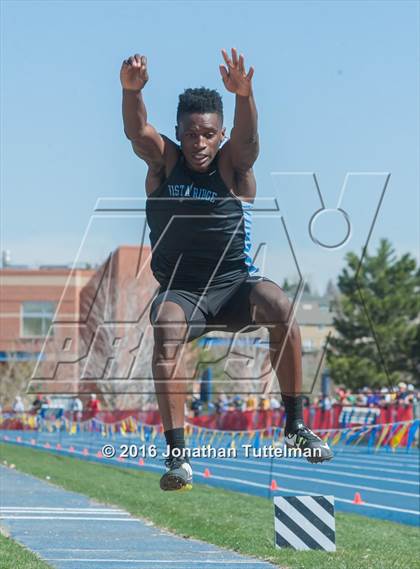 Thumbnail 1 in 2016 Mullen Runners Roost Invitational photogallery.
