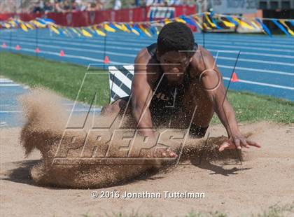 Thumbnail 3 in 2016 Mullen Runners Roost Invitational photogallery.