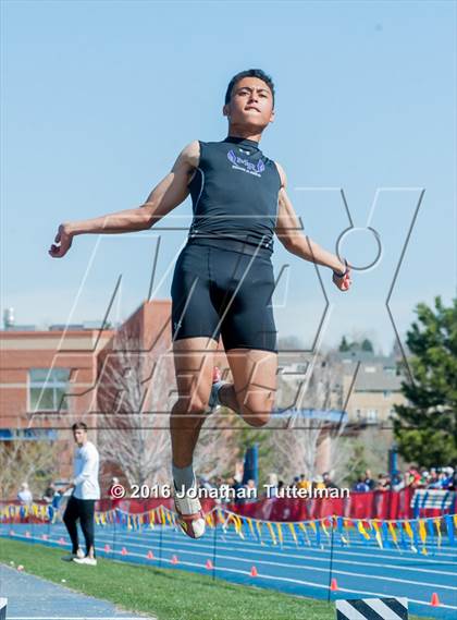 Thumbnail 1 in 2016 Mullen Runners Roost Invitational photogallery.