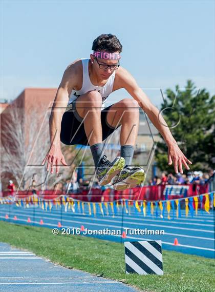 Thumbnail 1 in 2016 Mullen Runners Roost Invitational photogallery.